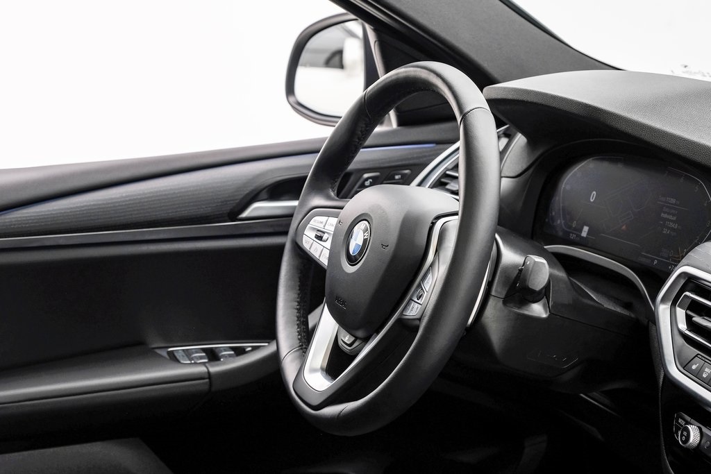 Vehicle image 9 of 52