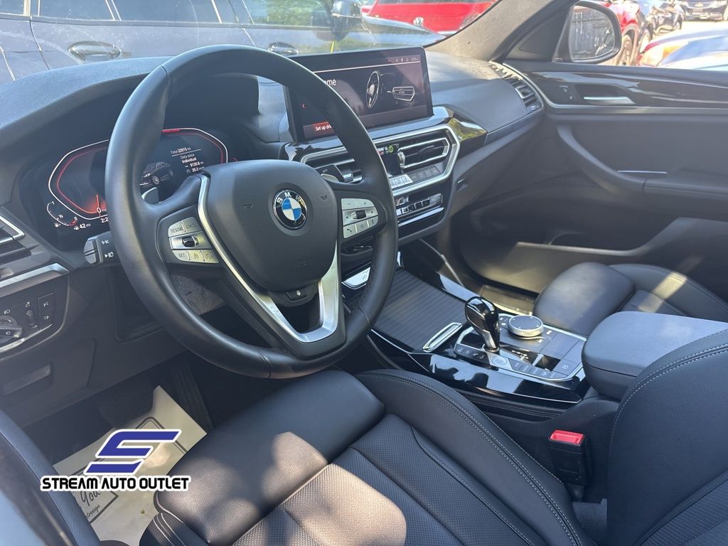 Vehicle image 22 of 36