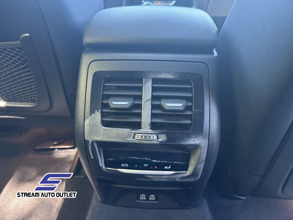 Vehicle image 16 of 36