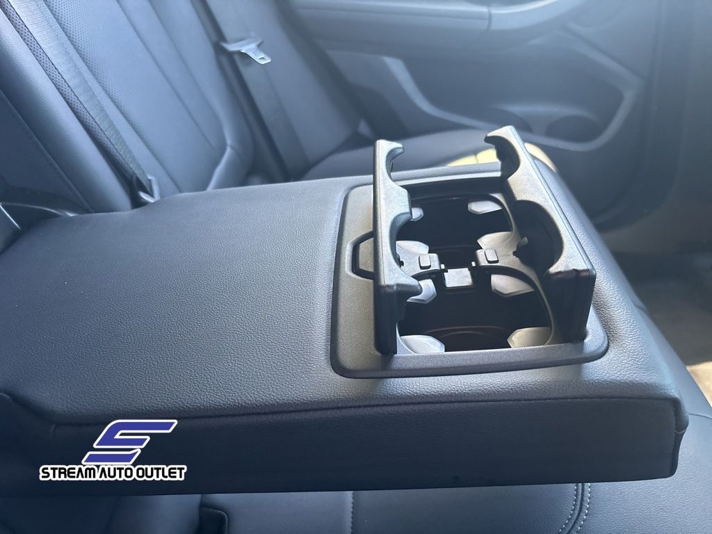 Vehicle image 15 of 36