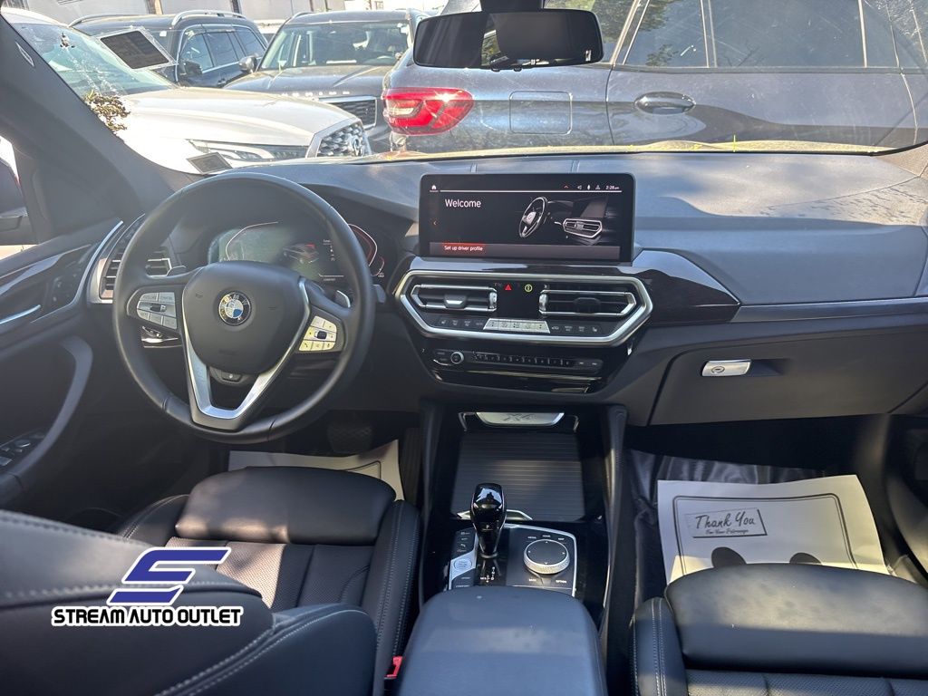Vehicle image 17 of 36