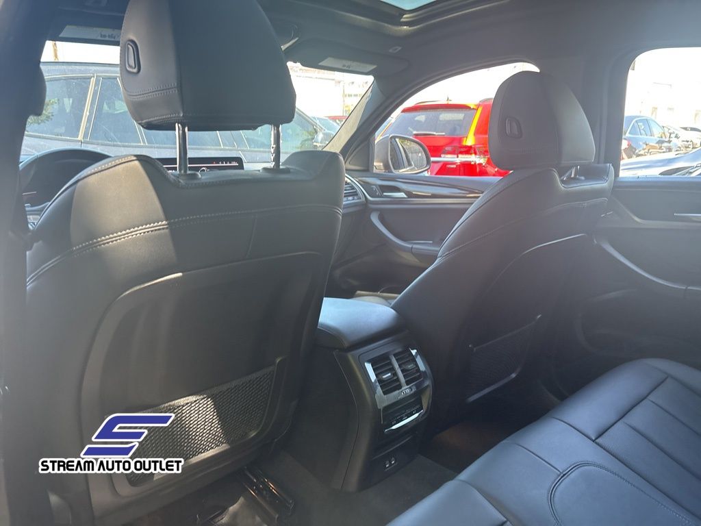 Vehicle image 20 of 36