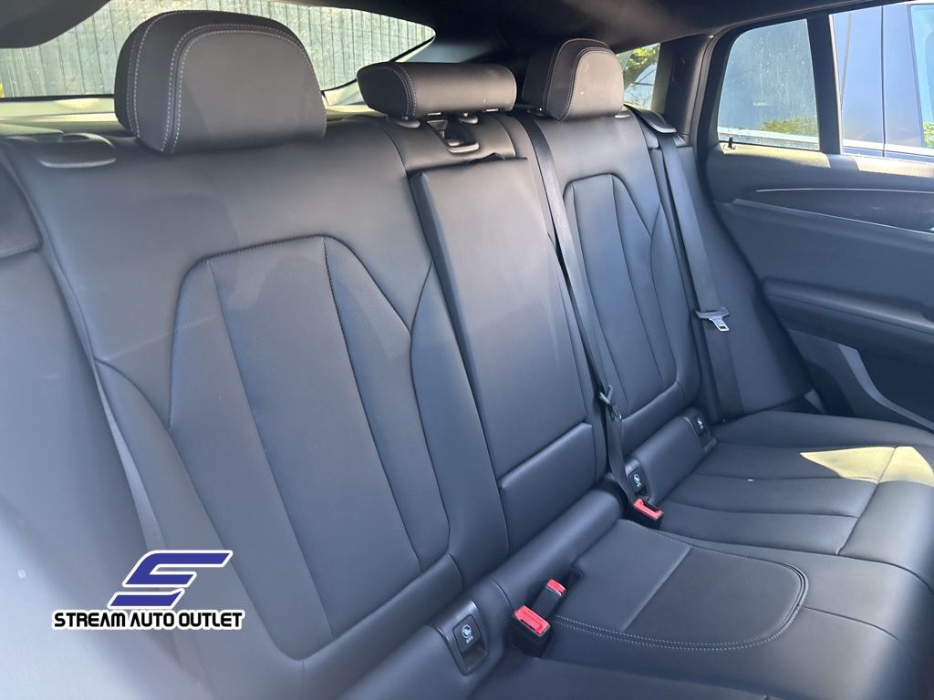 Vehicle image 12 of 36