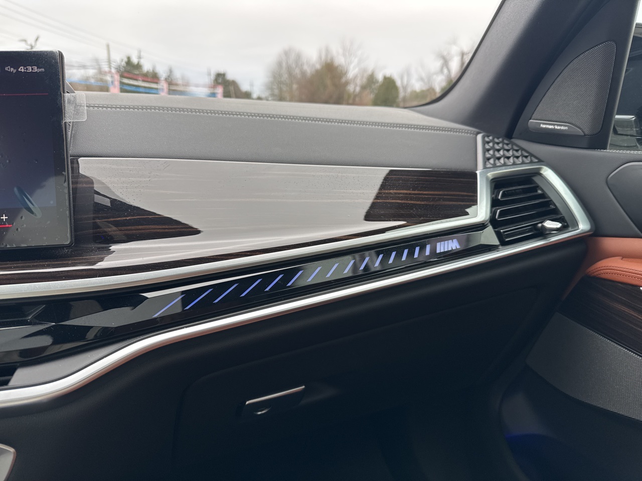 Vehicle image 21 of 22