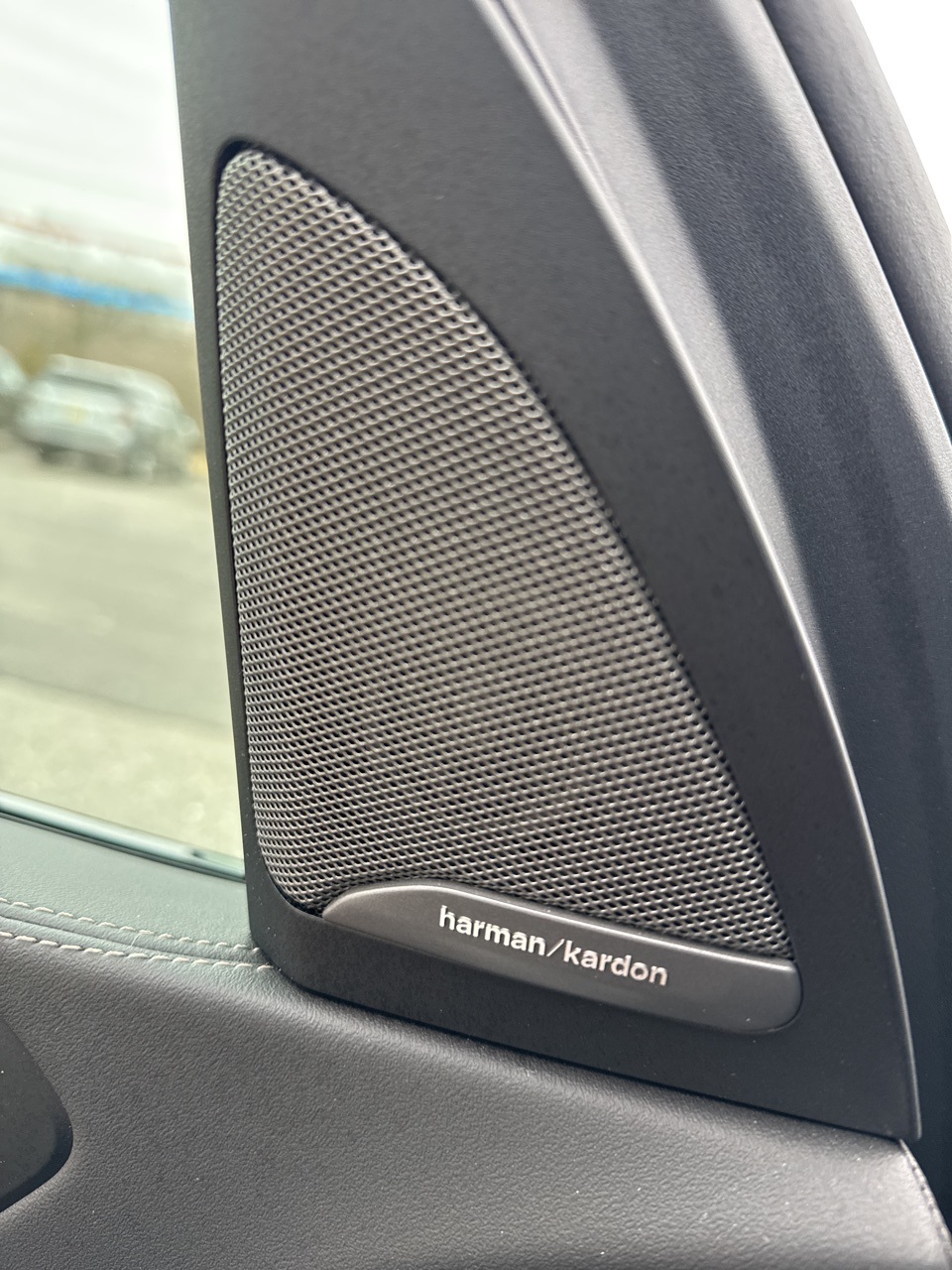 Vehicle image 13 of 22
