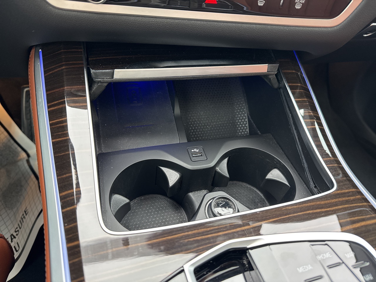 Vehicle image 15 of 22