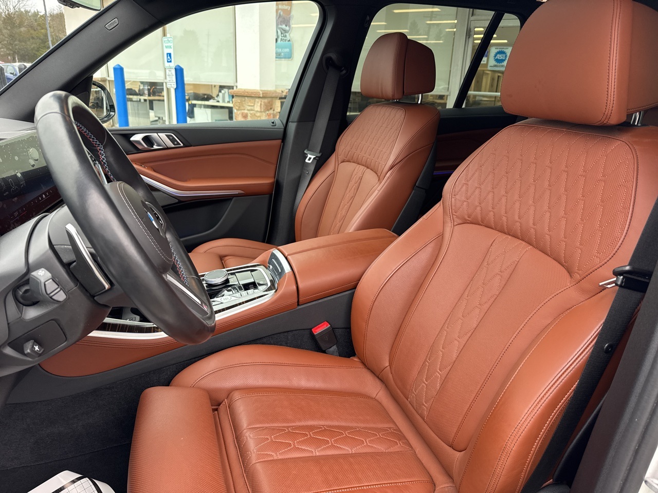 Vehicle image 10 of 22