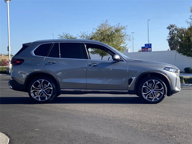 Vehicle image 6 of 26