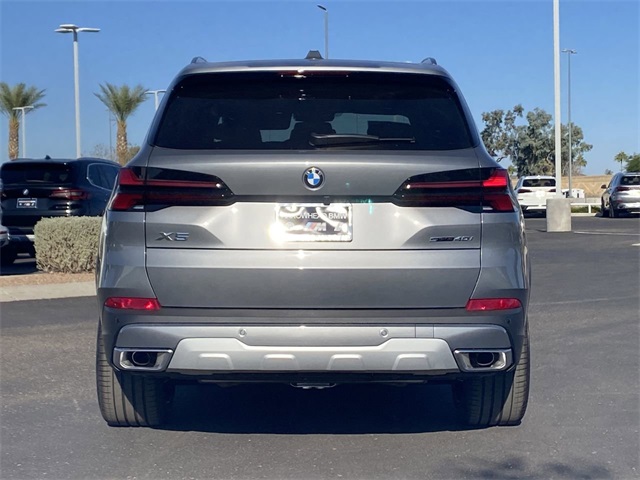 Vehicle image 8 of 26