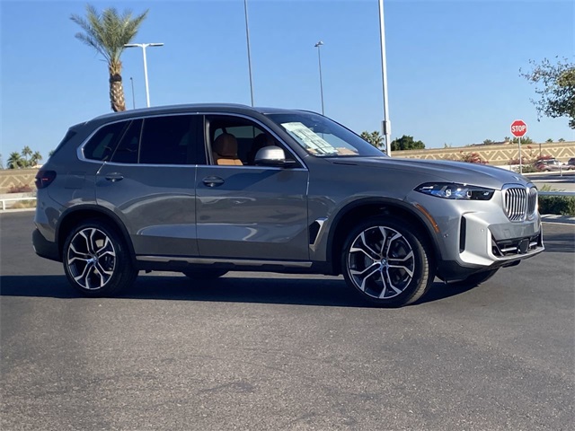 Vehicle image 5 of 26
