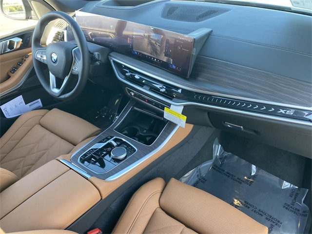 Vehicle image 14 of 26