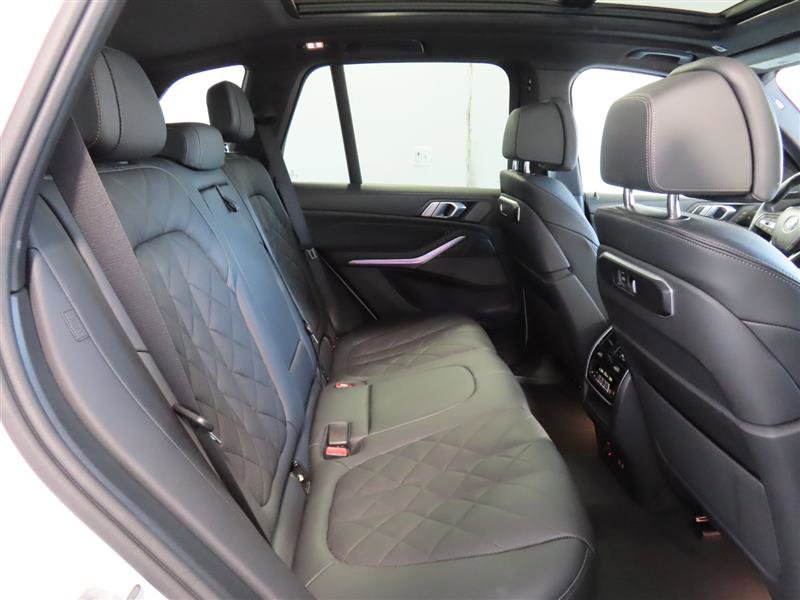 2024 BMW X5 sDrive40i Image 13 of 40