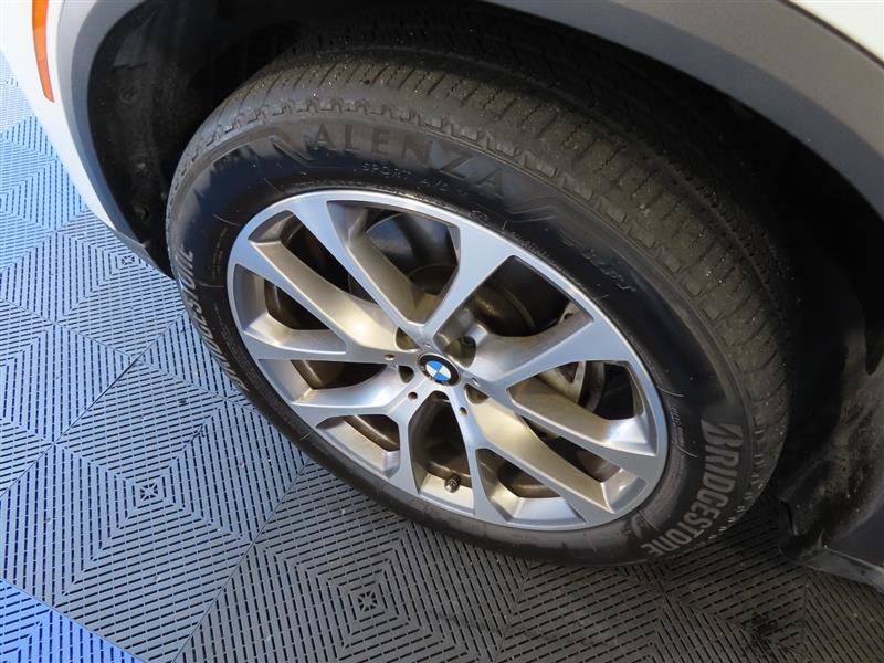 2024 BMW X5 sDrive40i Image 8 of 40