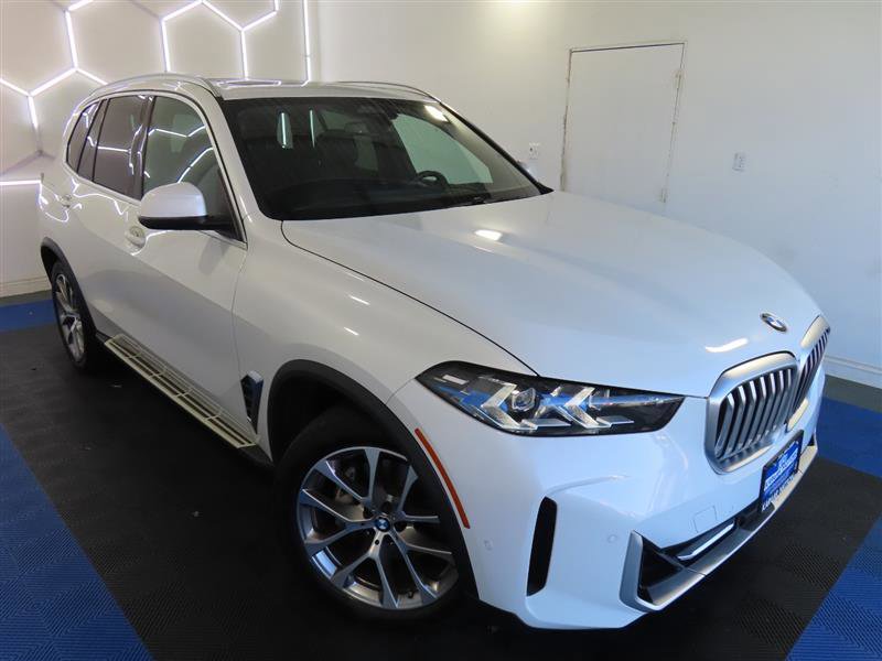 2024 BMW X5 sDrive40i Image 3 of 40