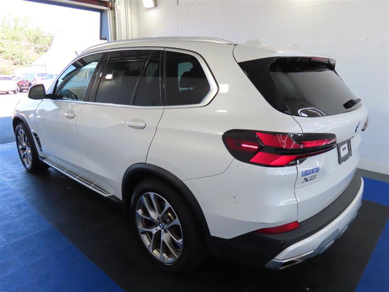 2024 BMW X5 sDrive40i Image 6 of 40