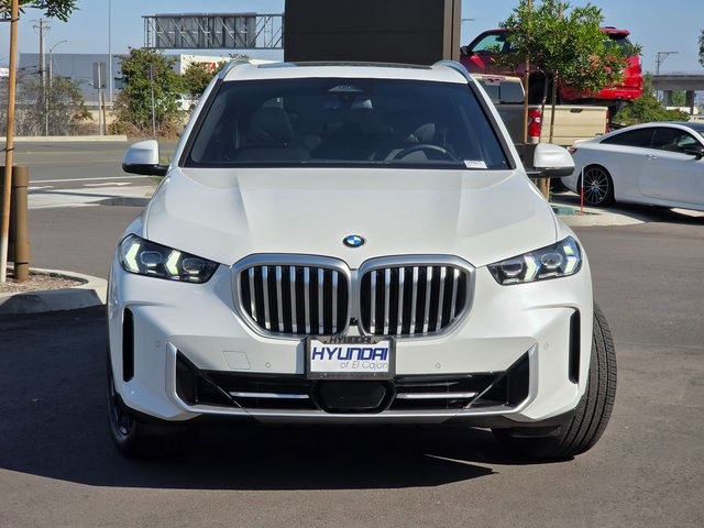 Vehicle image 2 of 40