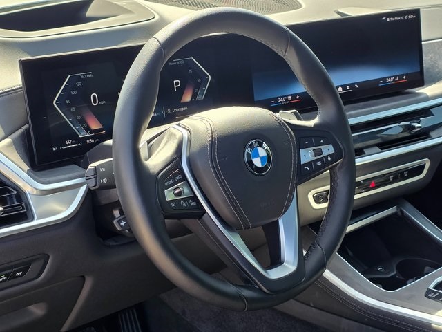 Vehicle image 17 of 40