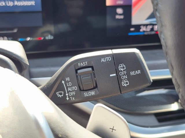 Vehicle image 38 of 40