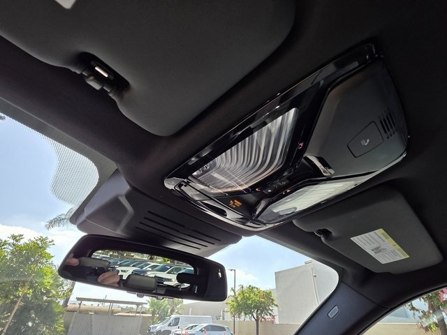 Vehicle image 36 of 40