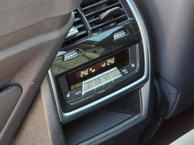 Vehicle image 23 of 40