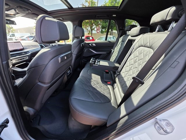 Vehicle image 20 of 40