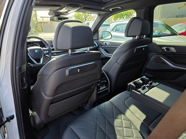 Vehicle image 22 of 40