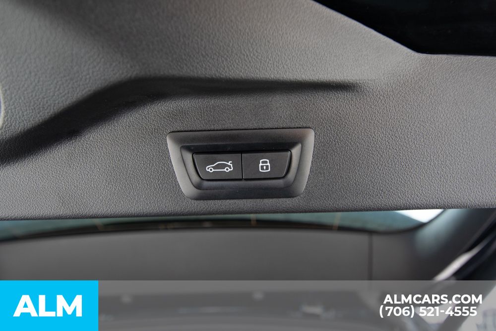 Vehicle image 47 of 64