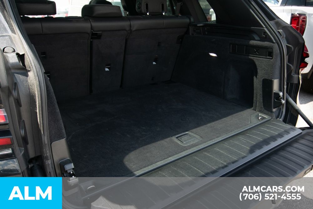 Vehicle image 14 of 64