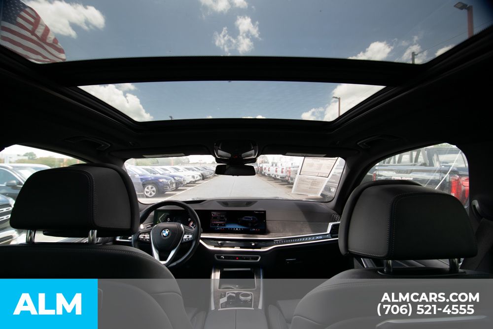 Vehicle image 18 of 64
