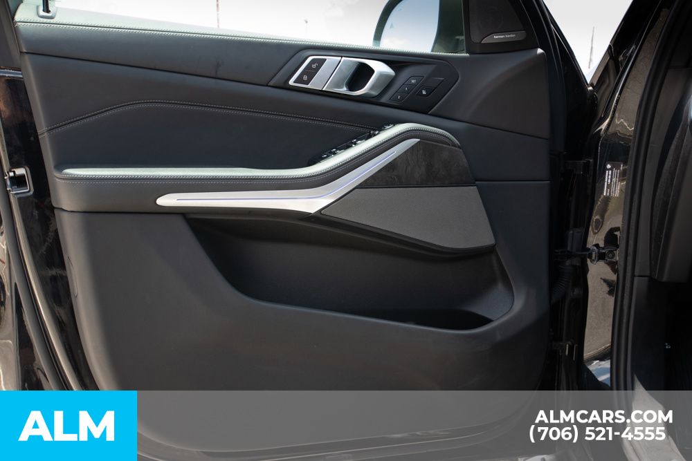 Vehicle image 23 of 64