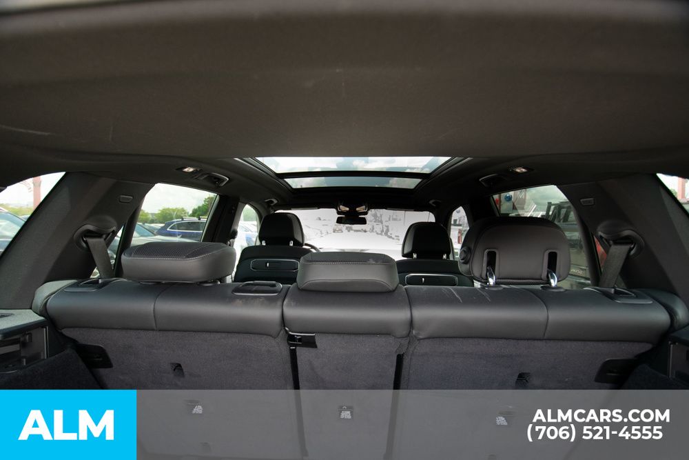 Vehicle image 36 of 64