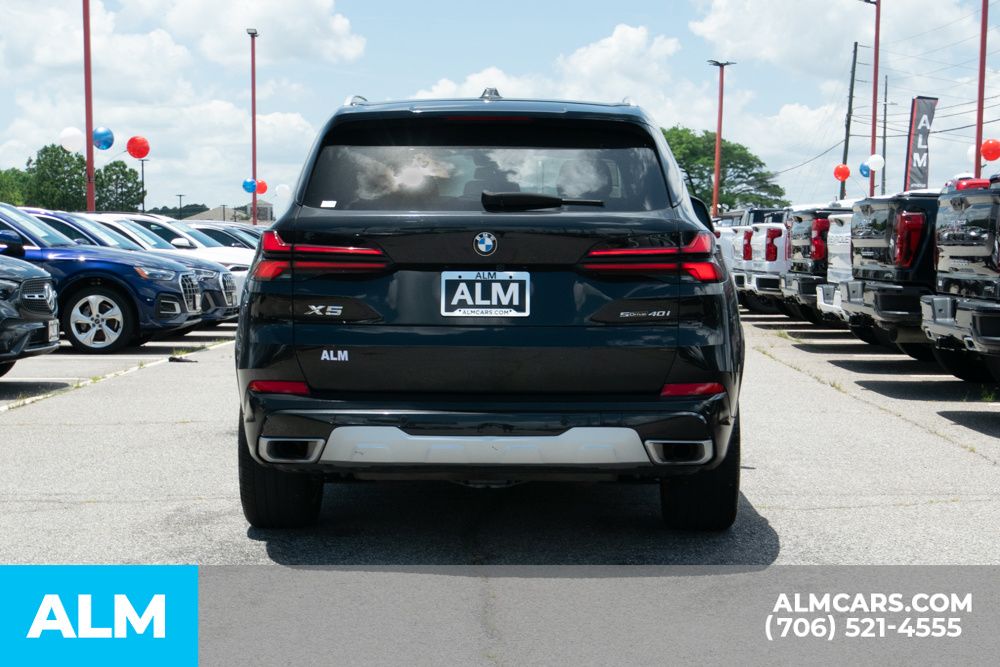 Vehicle image 7 of 64