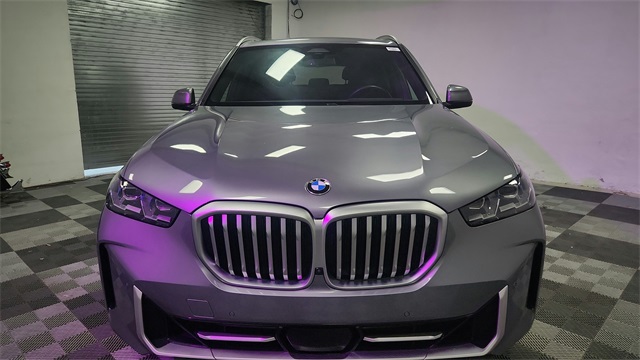 2024 BMW X5 sDrive40i Image 3 of 52