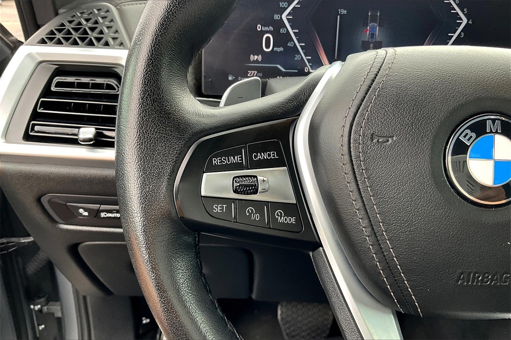 Vehicle image 20 of 32