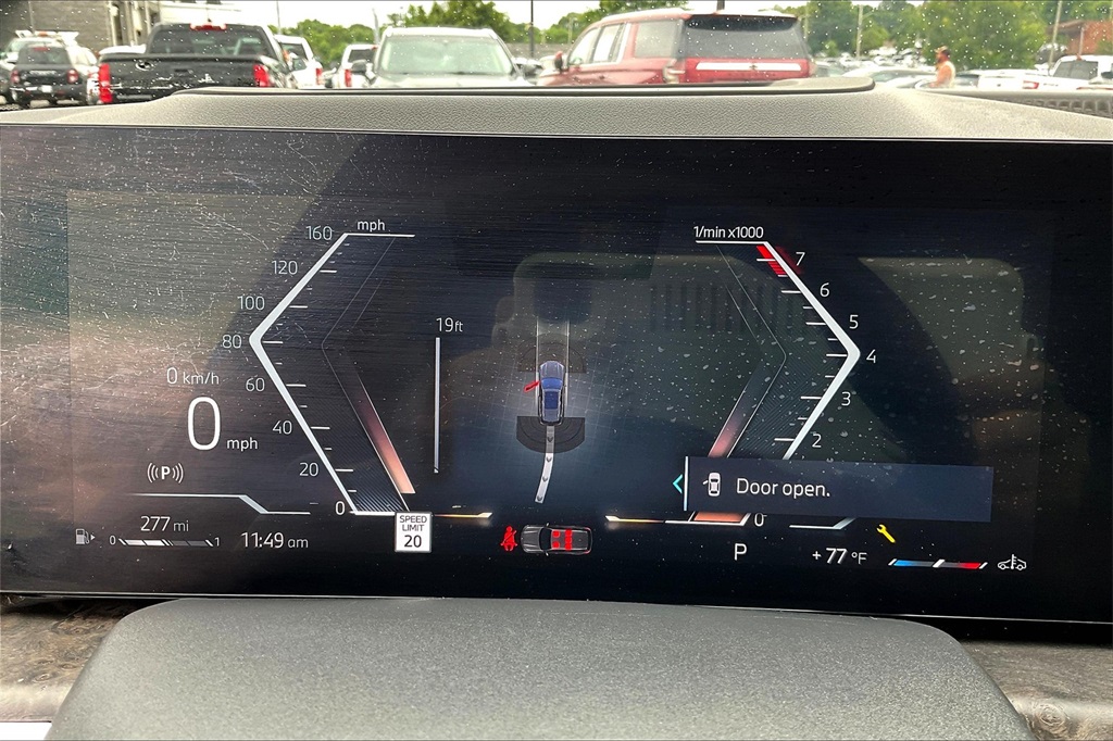 Vehicle image 31 of 32
