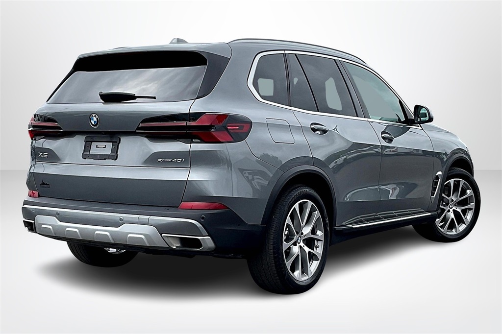 Vehicle image 5 of 32