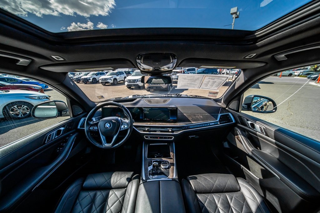 Vehicle image 6 of 10