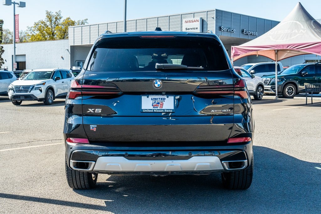 Vehicle image 5 of 10