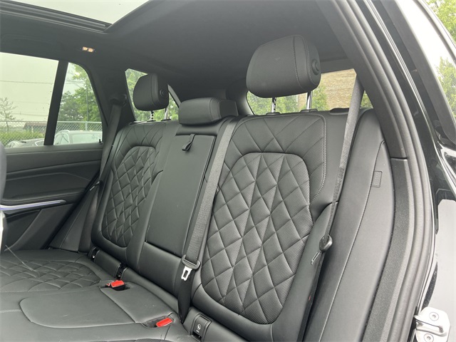Vehicle image 12 of 26
