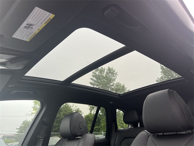 Vehicle image 25 of 26