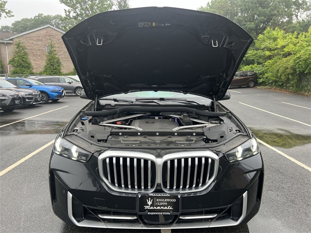 Vehicle image 9 of 26