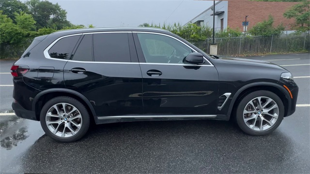 Vehicle image 5 of 26