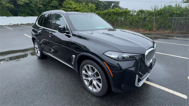 Vehicle image 4 of 26