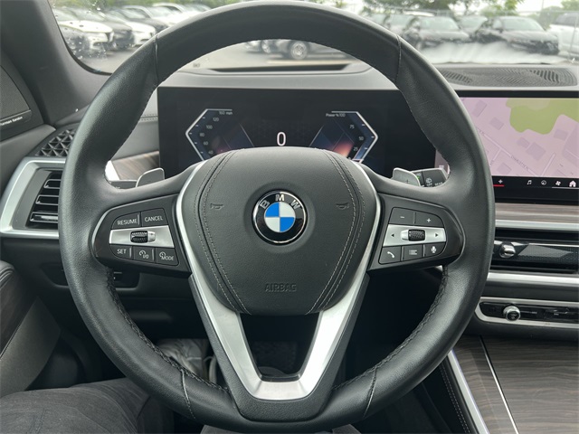 Vehicle image 15 of 26