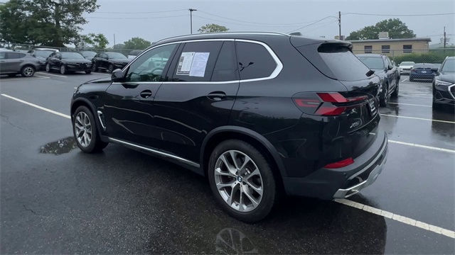 Vehicle image 7 of 26