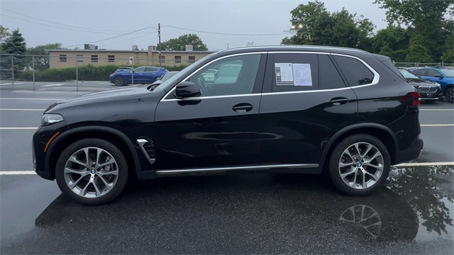 Vehicle image 8 of 26