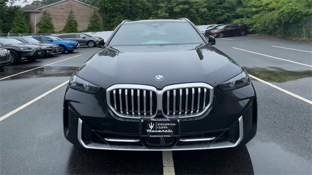 Vehicle image 2 of 26