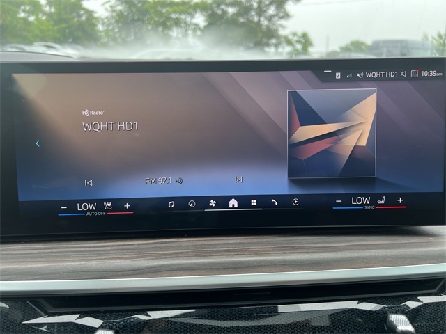 Vehicle image 18 of 26