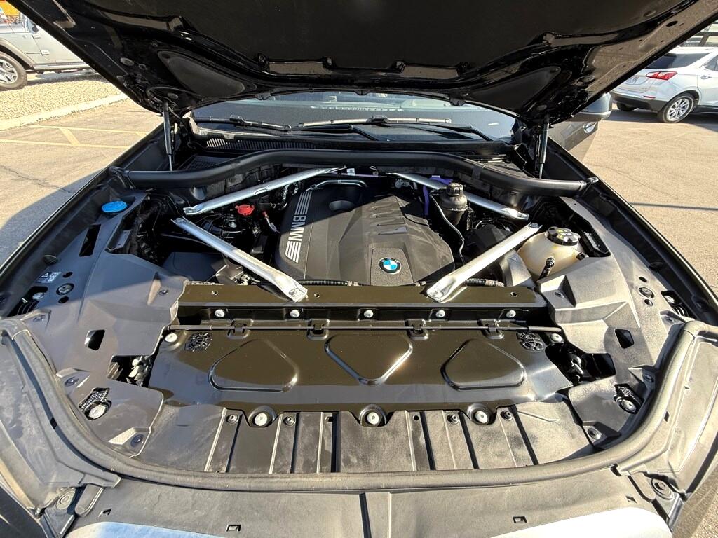 Vehicle image 10 of 56