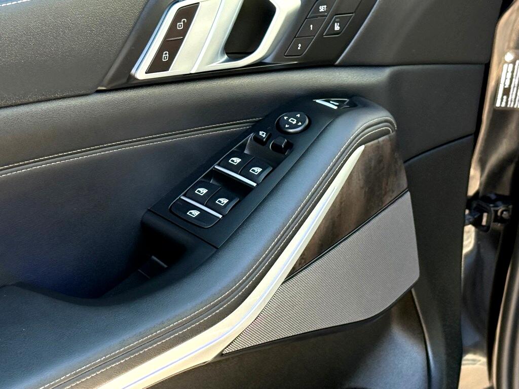 Vehicle image 39 of 56